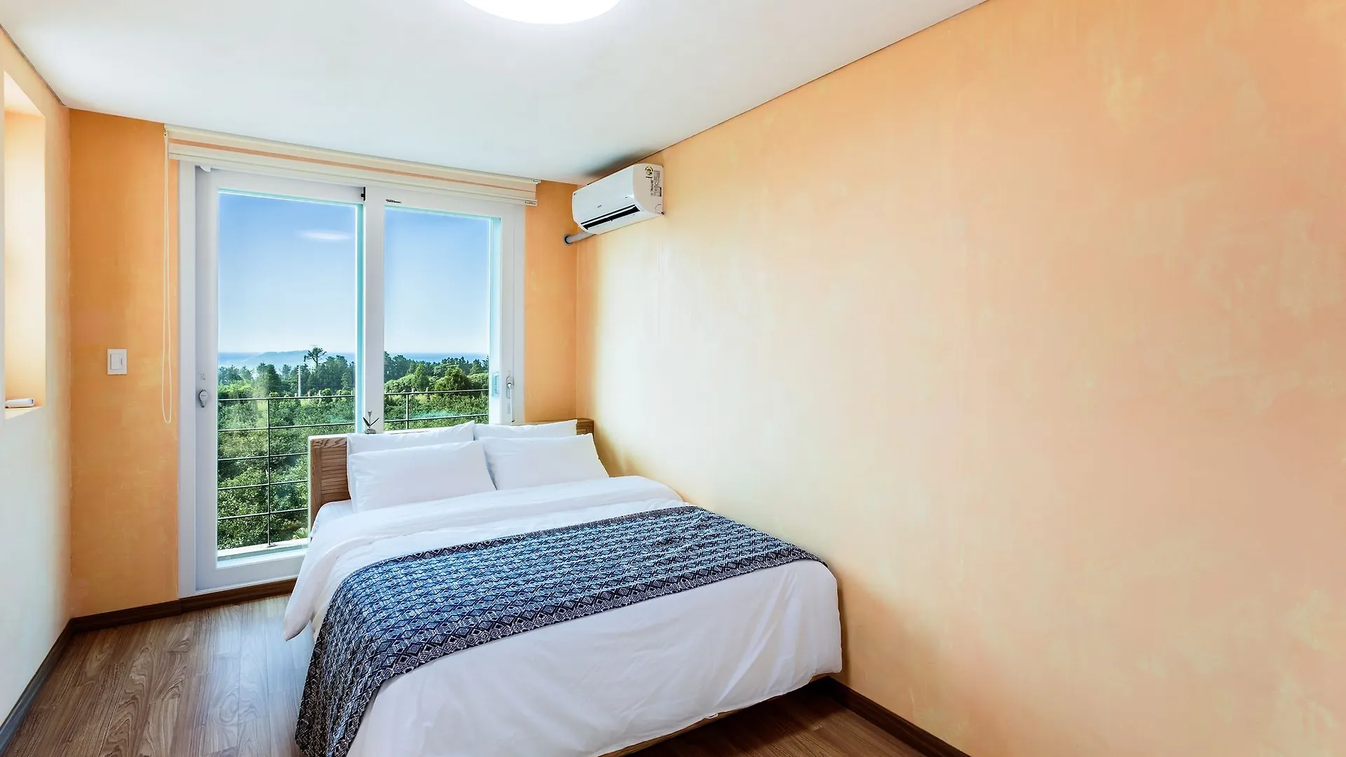Banhakeura Pension Kwangyang-dong Hotel